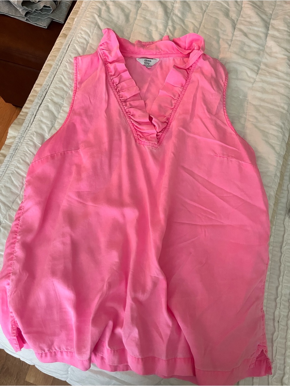 crown & ivy Hot Pink Ruffle V-Neck Sleeveless Tank